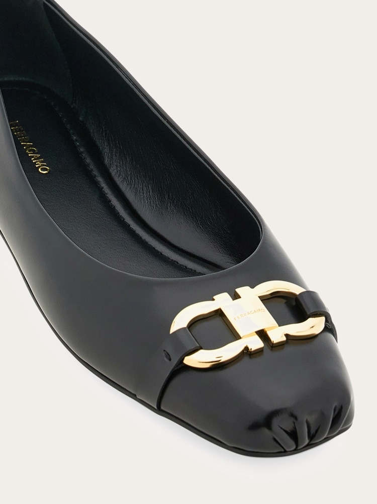 Ballet flat with Gancini ornament - Image 5